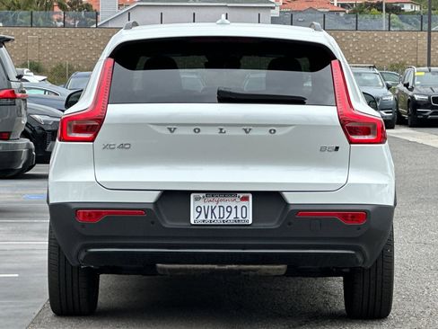 Used 2026 Volvo XC40 B5 Plus w/ Climate Package image 5