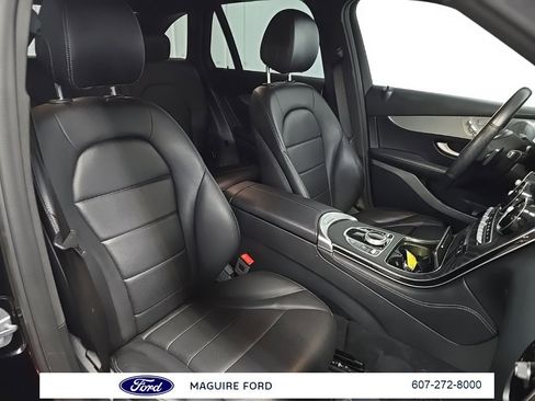 Used 2019 Mercedes-Benz GLC 300 4MATIC image 18