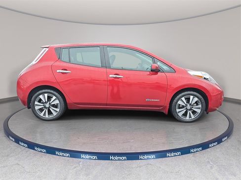 Used 2015 Nissan Leaf SL w/ Premium Package image 4