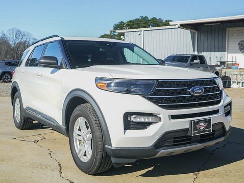 Used 2020 Ford Explorer XLT w/ Equipment Group 202A image 37