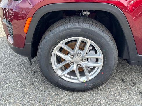 New 2025 Jeep Grand Cherokee Laredo X w/ Trailer Tow Package image 10