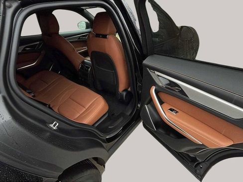 Used 2025 Jaguar F-PACE R-Dynamic S image 19