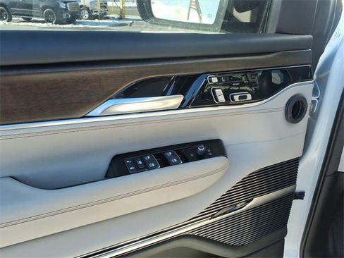 Used 2022 Jeep Grand Wagoneer Series I image 10