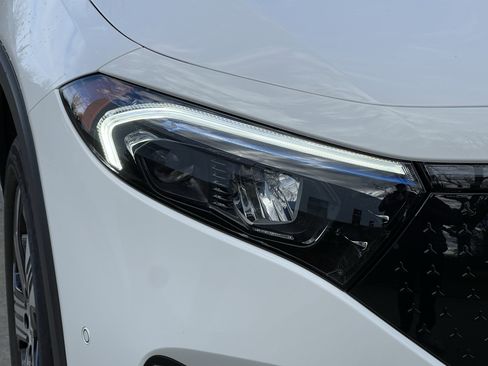 Used 2024 Mercedes-Benz EQB 250+ image 11