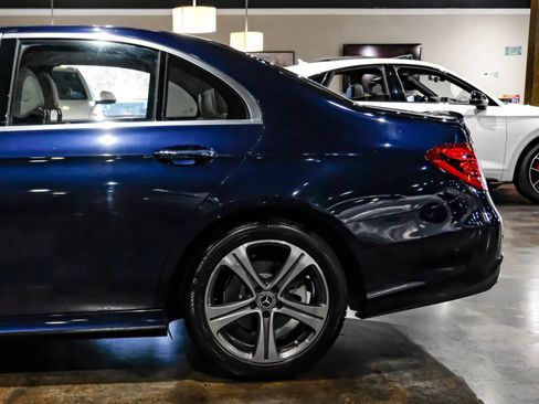 Used 2018 Mercedes-Benz E 300 image 13