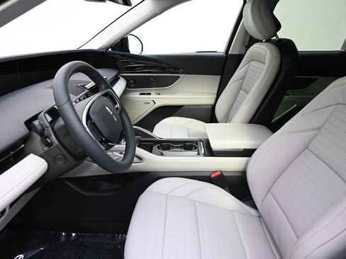 New 2026 Lincoln Nautilus Reserve w/ Jet Appearance Package AWD/4WD image 13