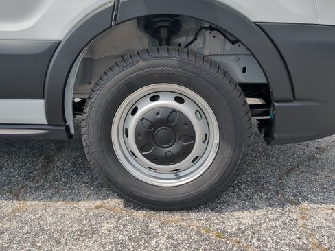 New 2026 Ford Transit 150 Low Roof RWD image 9