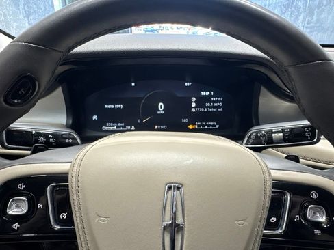 Used 2022 Lincoln Aviator AWD w/ Premium Package image 13