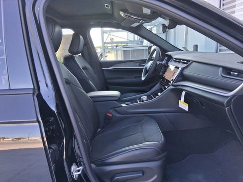 New 2026 Jeep Grand Cherokee Altitude RWD image 25