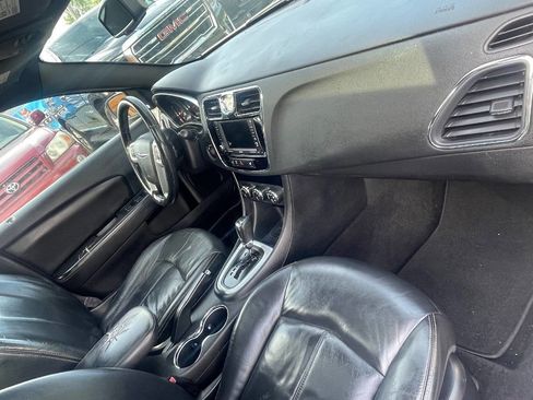 Used 2011 Chrysler 200 Limited image 23