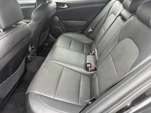 Used 2023 Kia Stinger GT-Line w/ Sun & Sound Package RWD image 6