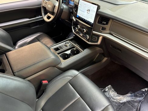 Used 2022 Ford Expedition XLT RWD image 34