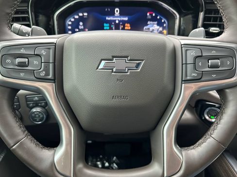 Used 2024 Chevrolet Silverado 1500 LT Trail Boss w/ Convenience Package II AWD/4WD image 9