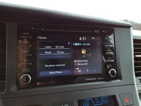 Used 2020 Toyota Sienna LE image 11