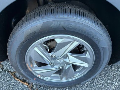 New 2026 Hyundai Elantra SE FWD image 17
