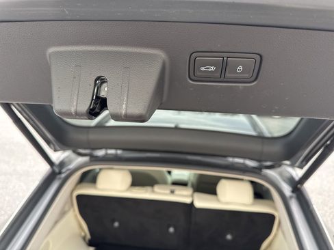 Used 2024 Genesis GV60 RWD image 14