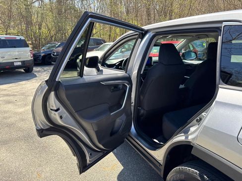 Used 2023 Toyota RAV4 LE AWD/4WD image 27