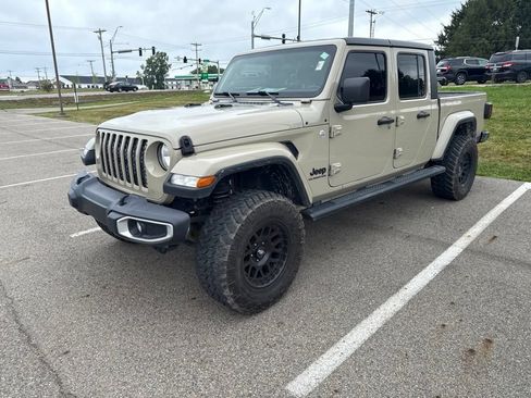 Used 2020 Jeep Gladiator Sport w/ Quick Order Package 24S AWD/4WD image 2