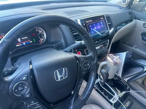 Used 2017 Honda Ridgeline RTL-E image 9