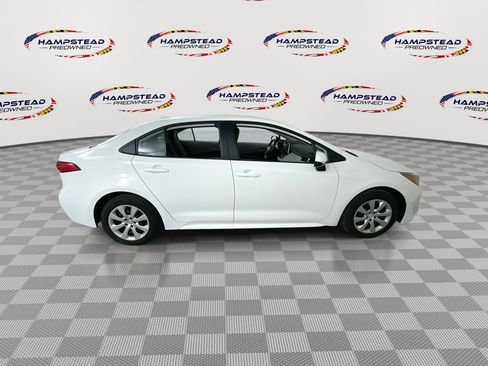 Used 2020 Toyota Corolla LE image 9