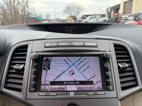 Used 2012 Toyota Venza XLE image 16