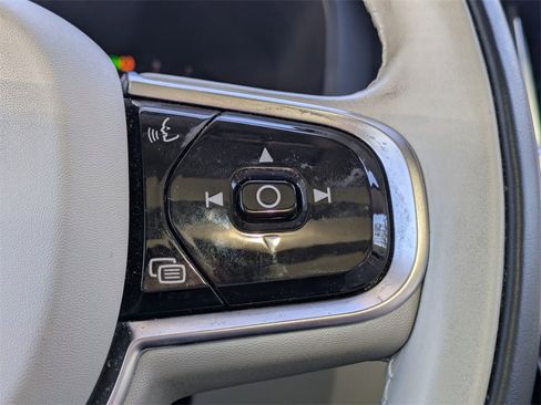 Used 2023 Volvo XC60 B5 Ultimate w/ Climate Package image 35