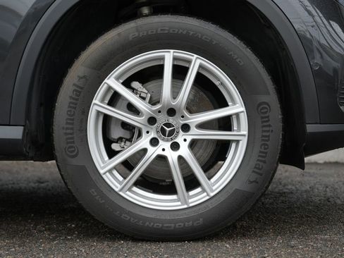 Used 2023 Mercedes-Benz GLC 300 4MATIC w/ Exclusive Trim Package image 12