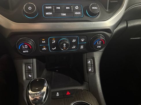 Used 2018 GMC Acadia SLT AWD/4WD image 21