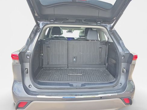 Used 2023 Toyota Highlander Platinum AWD/4WD image 26