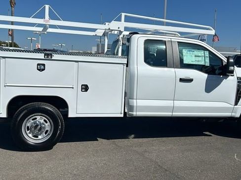 New 2025 Ford F250 XL w/ XL Chrome Package image 6