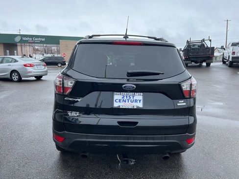 Used 2018 Ford Escape SE w/ SE Sport Appearance Package image 15