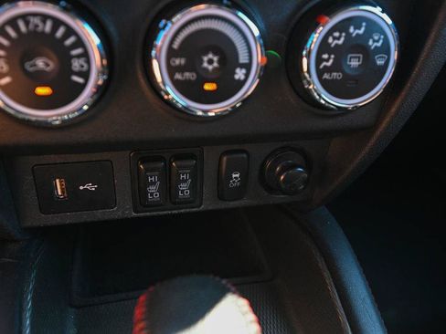Used 2018 Mitsubishi Outlander Sport LE FWD image 36