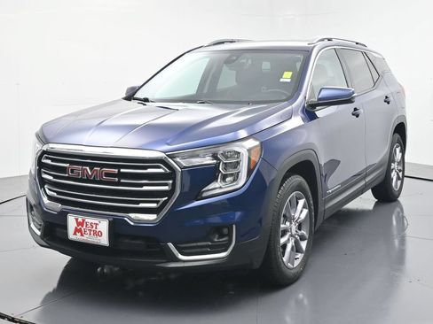 Used 2023 GMC Terrain SLT AWD/4WD image 3