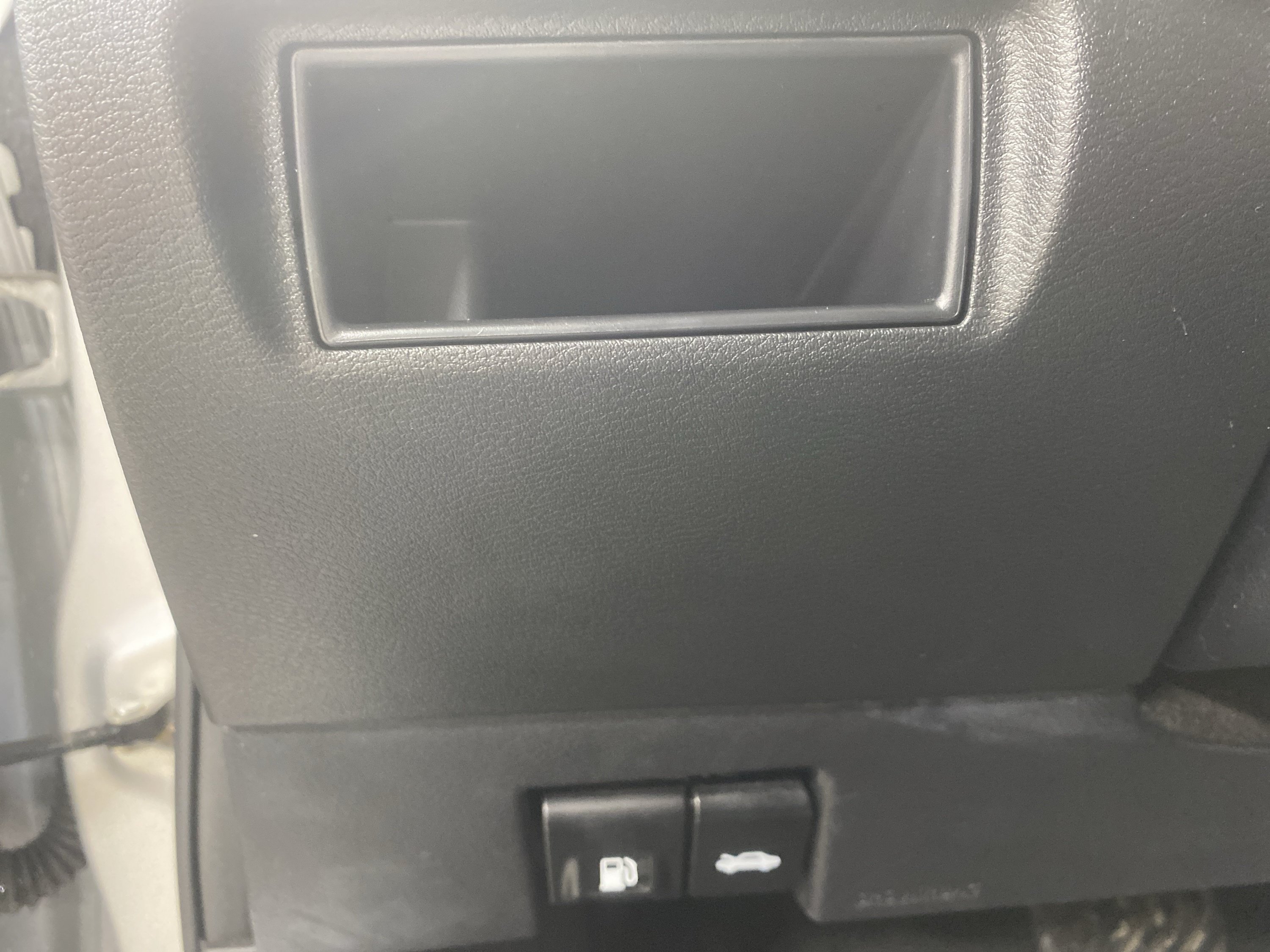 Used 2025 Nissan Versa SV FWD image 19