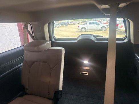 Used 2024 Ford Expedition Max Limited image 5