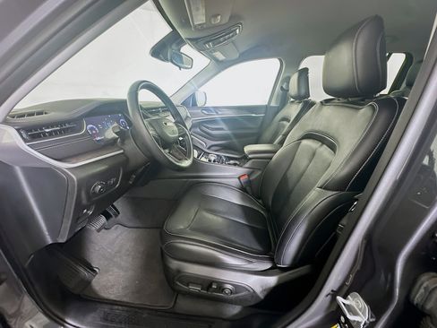 Used 2022 Jeep Grand Cherokee L Limited RWD image 13