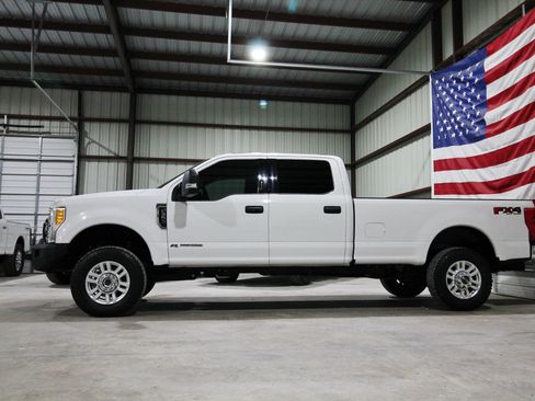 Used 2017 Ford F350 XLT w/ XLT Value Package AWD/4WD image 5
