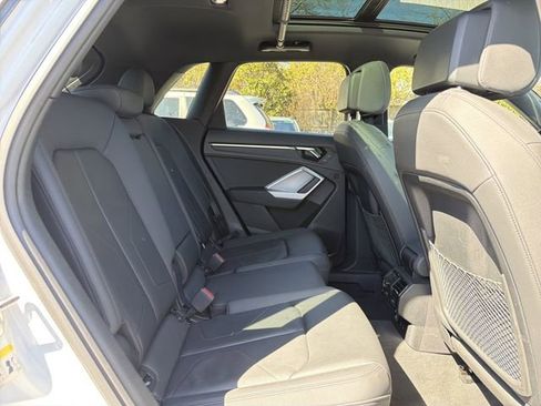 Used 2024 Audi Q3 2.0T Premium image 14