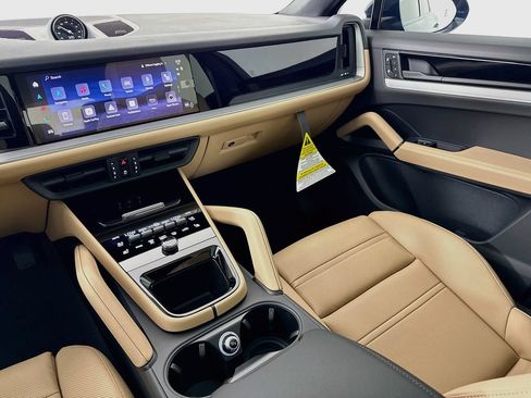 New 2026 Porsche Cayenne Coupe AWD/4WD image 26