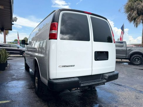 Used 2020 Chevrolet Express 2500 RWD image 9