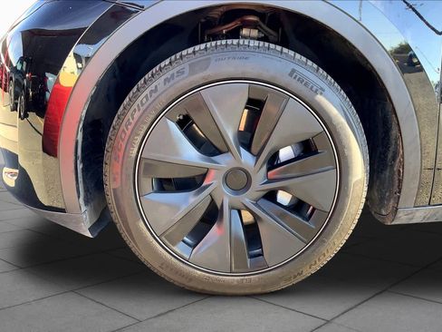 Used 2025 Tesla Model Y Long Range image 10