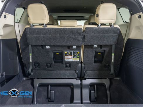 Used 2024 Toyota Sienna Limited AWD/4WD image 33