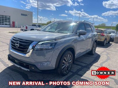 Used 2023 Nissan Pathfinder SL