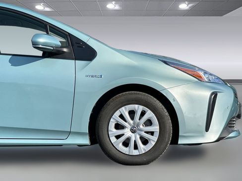 Used 2022 Toyota Prius LE image 34