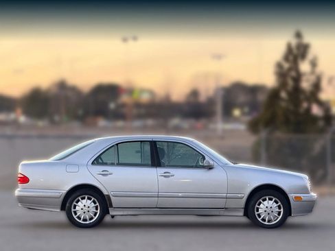 Used 2002 Mercedes-Benz E 320 4MATIC Sedan image 7