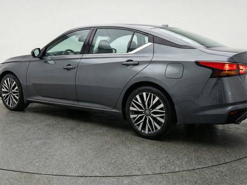 Used 2025 Nissan Altima 2.5 SV image 6
