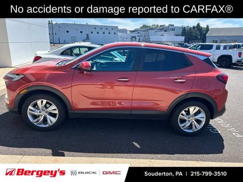 Used 2024 Buick Encore GX Preferred w/ Comfort Package FWD image 2