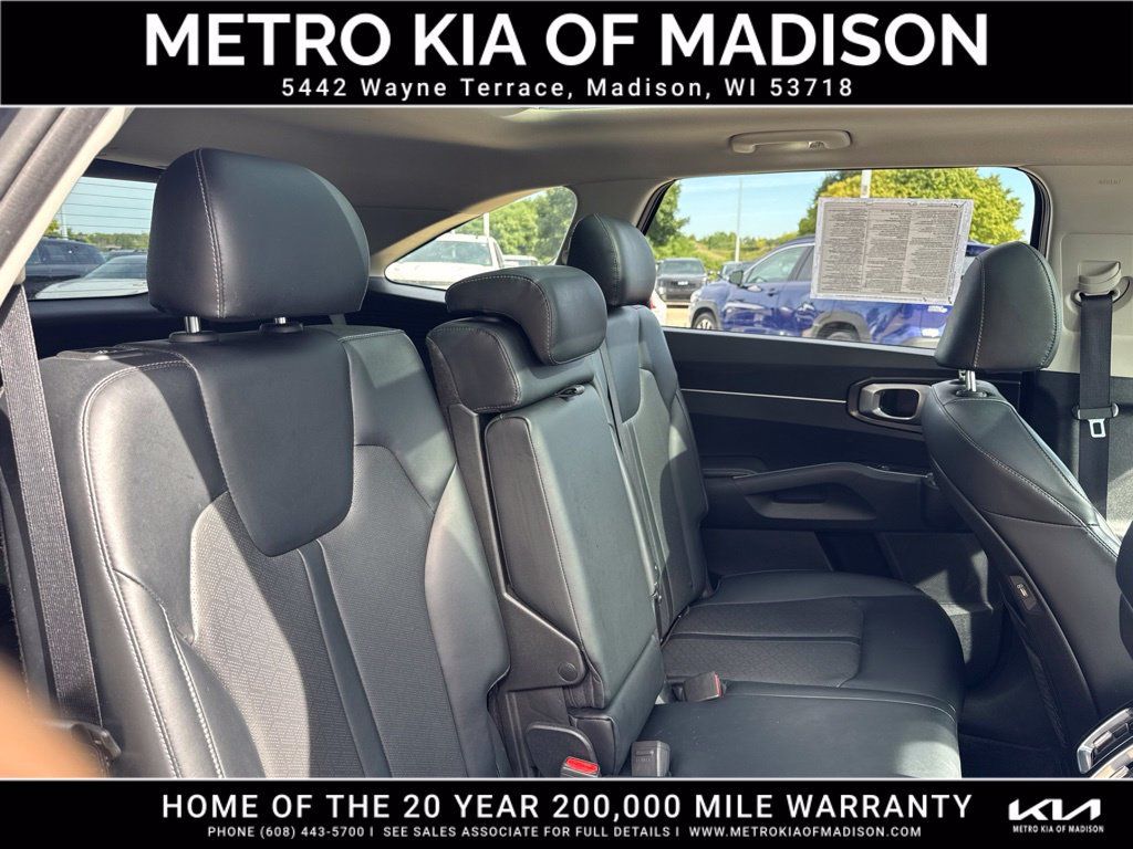 Used 2021 Kia Sorento S w/ Panoramic Sunroof Package AWD/4WD image 45