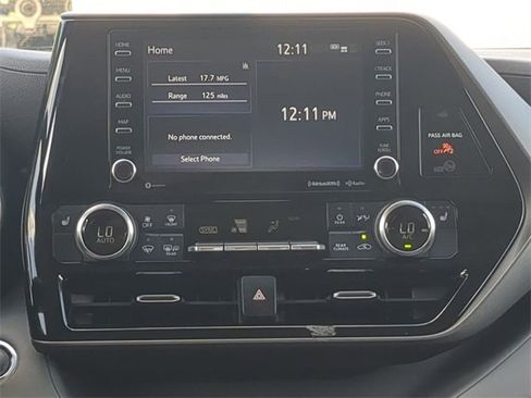Certified 2022 Toyota Highlander XLE image 18