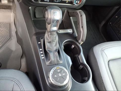 Used 2024 Ford Bronco Big Bend image 16